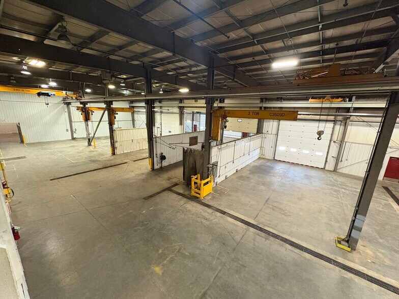 More Photos Of 2303A 8 St, Nisku Warehouse For Lease