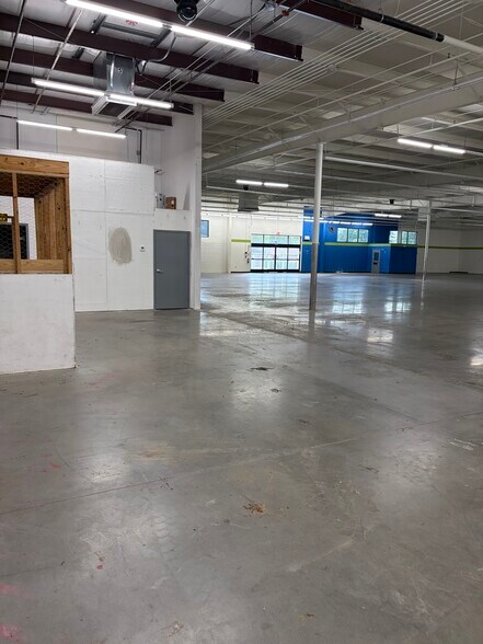 More Photos Of 400 Washington Ave, Mansfield Freestanding For Lease