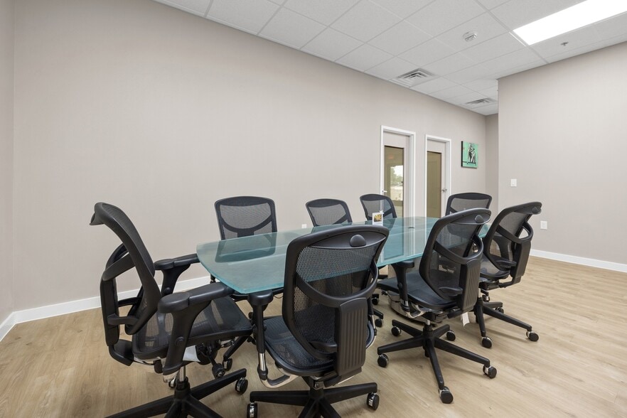 More Photos Of 730 S Bell Blvd, Cedar Park Office For Lease