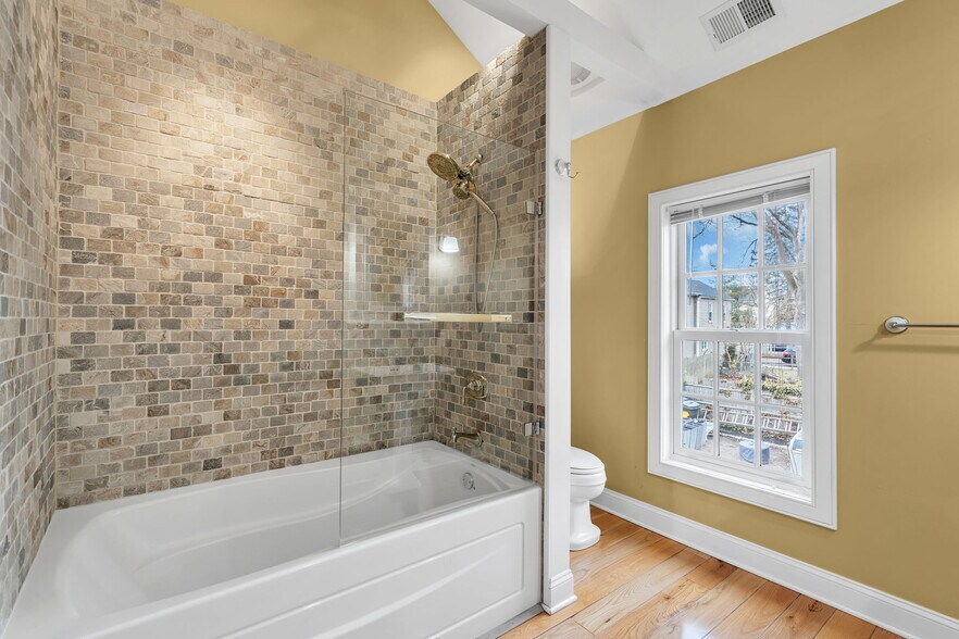 More Photos Of 137 Stockton St, Hightstown Flex For Sale