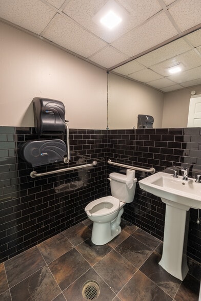 More Photos Of 440 N State St, Chicago Apartments For Lease