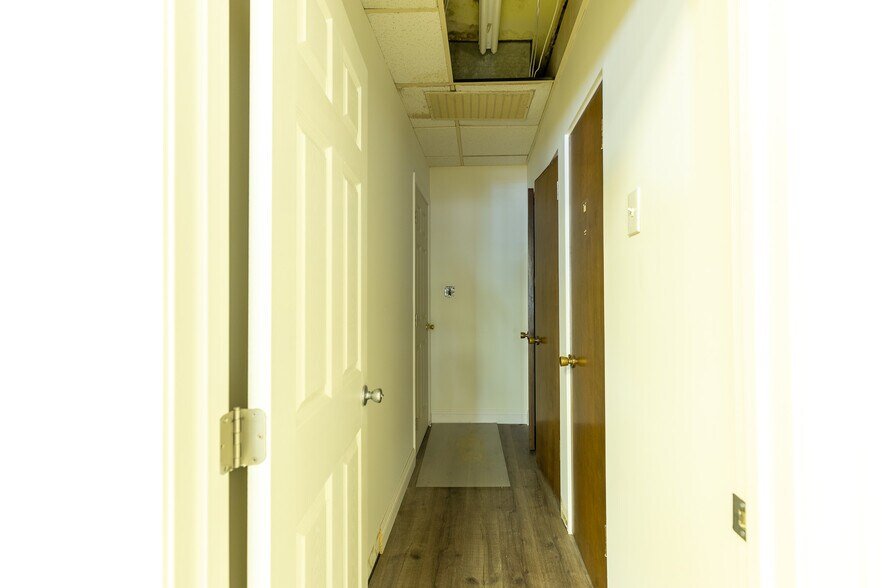 More Photos Of 924 E Green St, Pasadena Loft Creative Space For Lease