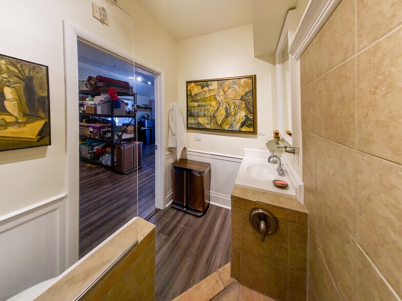 More Photos Of 1012 Truman Ave, Key West Storefront For Sale