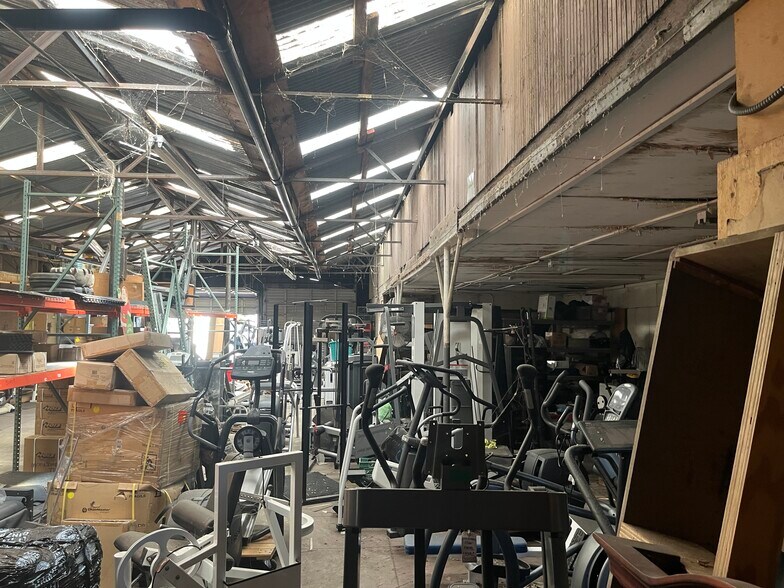 More Photos Of 1129-1135 Hester Ave, San Jose Flex For Sale