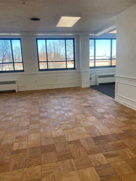 More Photos Of 319 N Wayne St, Piqua Loft Creative Space For Lease