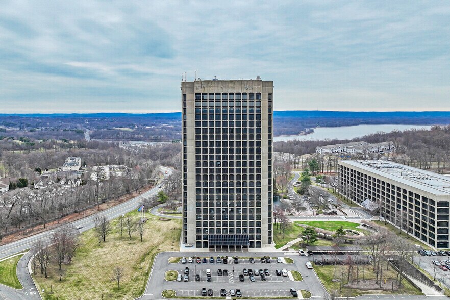 More Photos Of 1 Blue Hill Plz, Pearl River Office For Lease