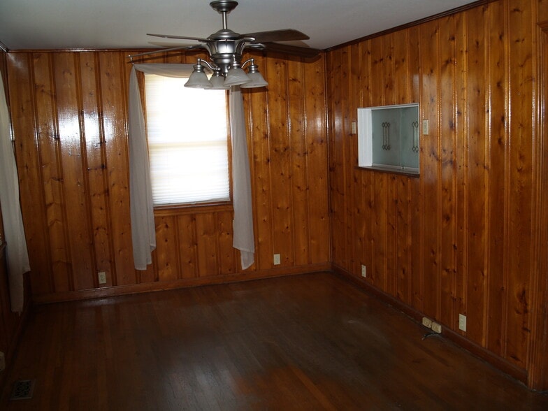 More Photos Of 760 Ledford St SE, Smyrna Warehouse For Sale