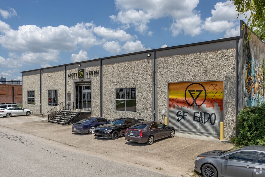 More Photos Of 1005 Ennis St, Houston Showroom For Lease