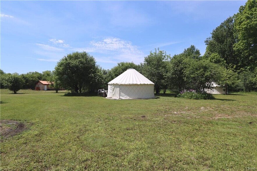 More Photos Of 14211 Dodge Ave, Sackets Harbor General Retail For Sale