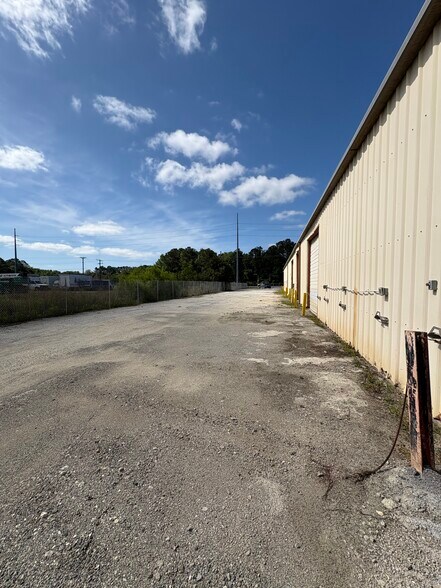 More Photos Of 8008 Dorchester Rd, Charleston Warehouse For Lease