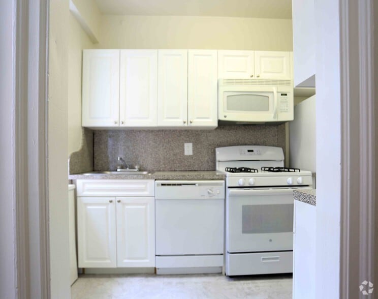 More Photos Of 2-24 Chase Rd, Scarsdale Apartments For Lease