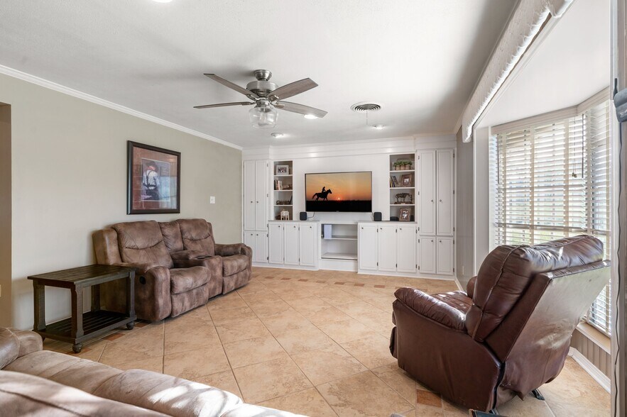 More Photos Of 2355 Jackson League Cir, Brenham Lodge Meeting Hall For Sale