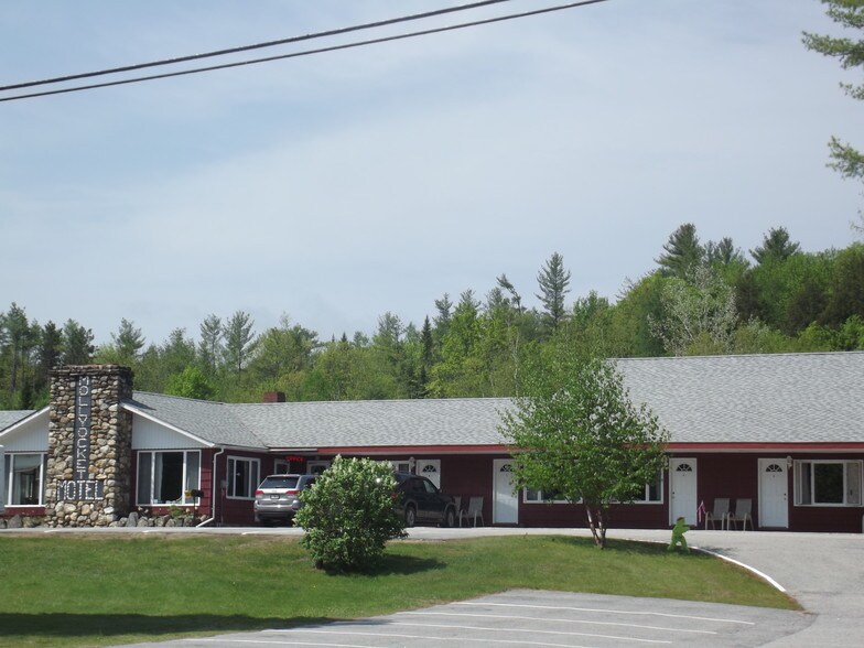 More Photos Of 1132 S Main St, Bryant Pond Hotel For Sale