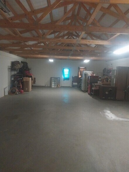 More Photos Of 314 2nd St, Central City Industrial For Sale