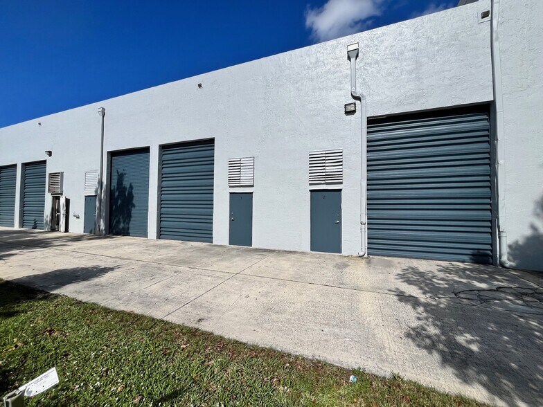 More Photos Of 1471 SW 30th Ave, Deerfield Beach Warehouse For Lease