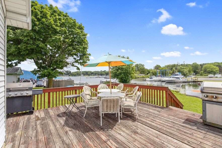 More Photos Of 356 King St, Fair Haven Marina For Sale