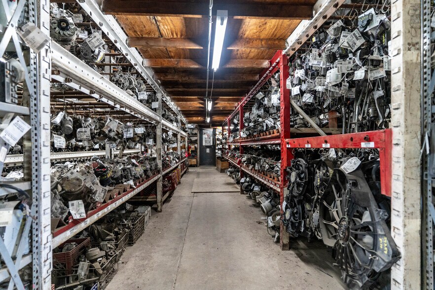 More Photos Of 5420 E 10th St, Kansas City Industrial For Lease