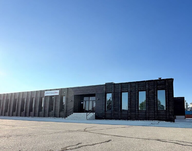 More Photos Of 382-400 Canarctic Dr, Toronto Warehouse For Lease