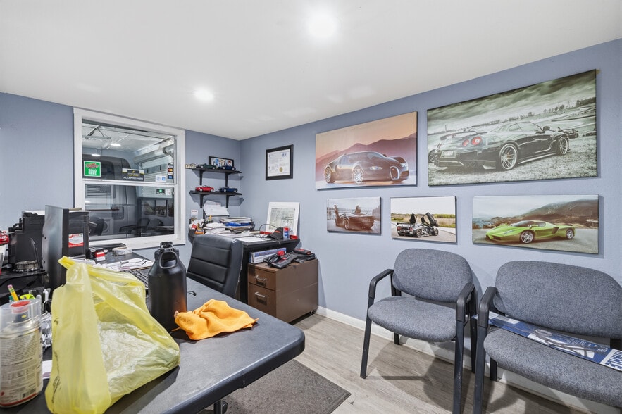 More Photos Of 6200 N Nebraska Ave, Tampa Auto Repair For Sale