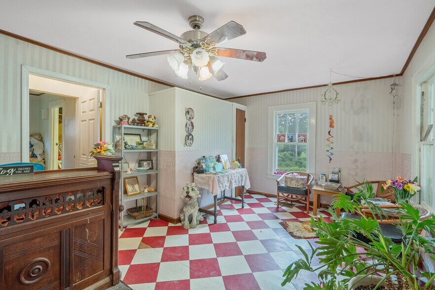 More Photos Of 102 W Elm St, Fayetteville Storefront Retail Residential For Sale