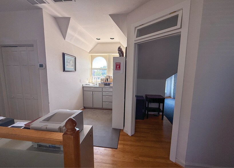 More Photos Of 1010 W 3rd St, Little Rock Office For Sale
