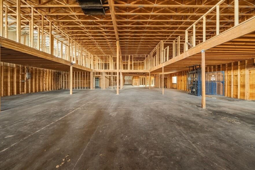 More Photos Of 189 Arden Dr, Belgrade Industrial For Lease