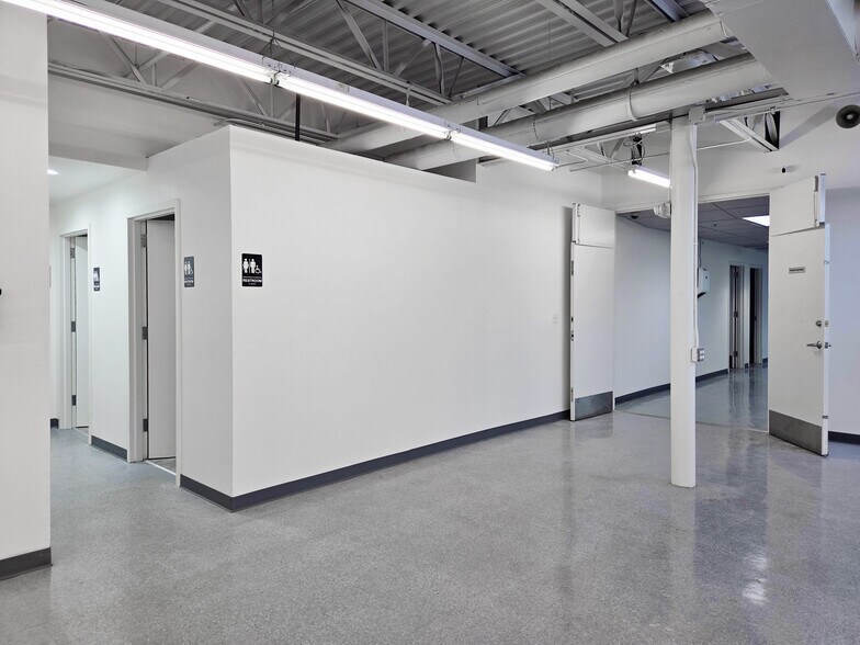 More Photos Of 1929 W Lone Cactus Dr, Phoenix Light Distribution For Lease