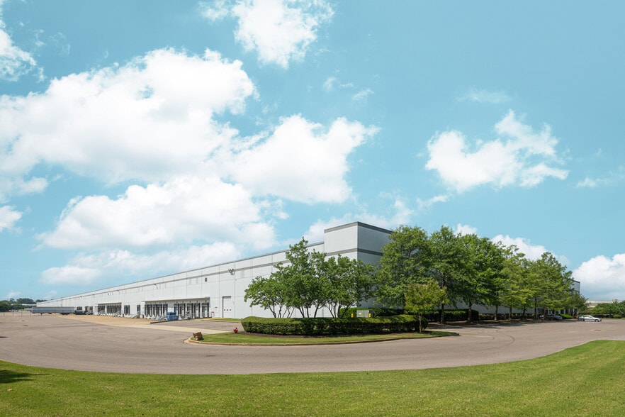 More Photos Of 5300 Hickory Hill Rd, Memphis Distribution For Lease