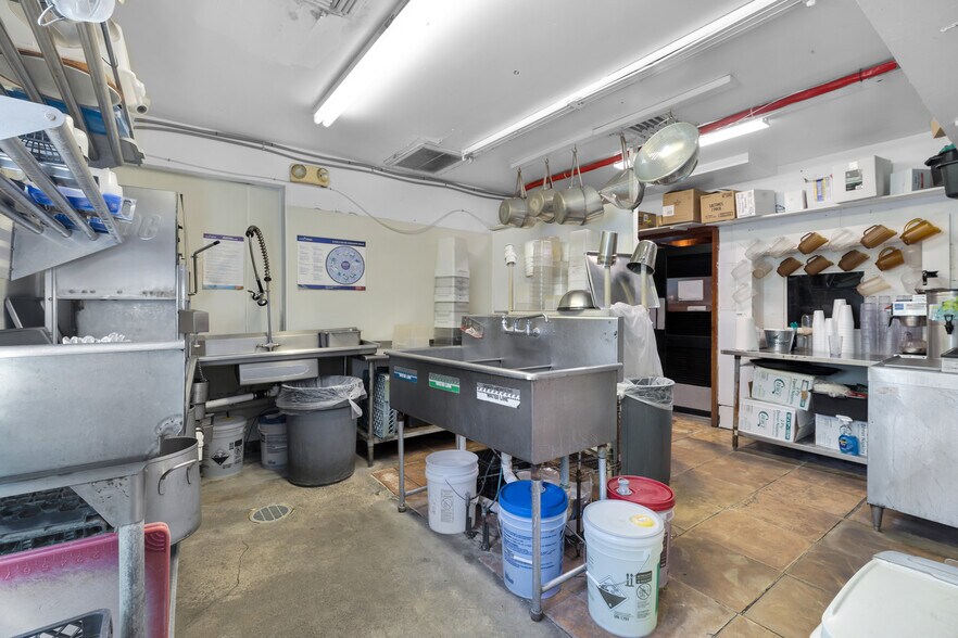 More Photos Of 81901 Overseas Hwy, Islamorada Restaurant For Sale