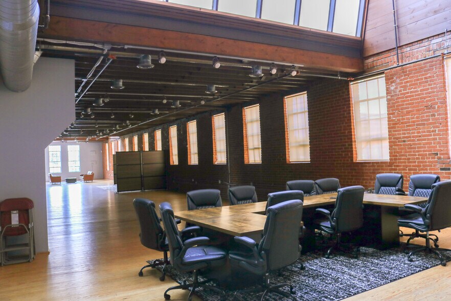 More Photos Of 700 1/2 Sheridan, Oklahoma City Office For Lease