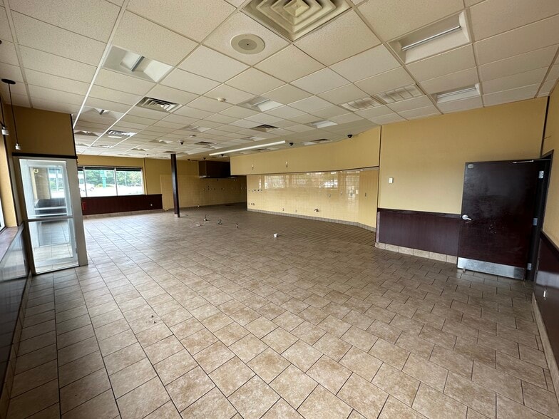 More Photos Of 1584 Warwick Ave, Warwick Freestanding For Lease