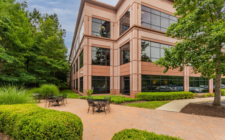 Primary Photo Of 6806 Paragon Pl, Richmond Office For Lease