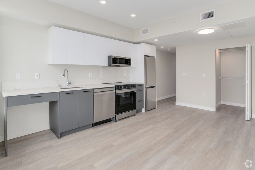 More Photos Of 2895 E 10th Ave, Vancouver, Vancouver Apartments For Lease