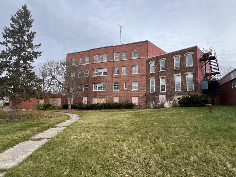 Primary Photo Of 120 N Locust St, Adrian Healthcare For Sale