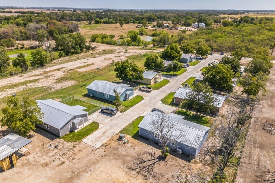 Primary Photo Of 3490 County Road 4713 rd, La Coste Apartments For Sale