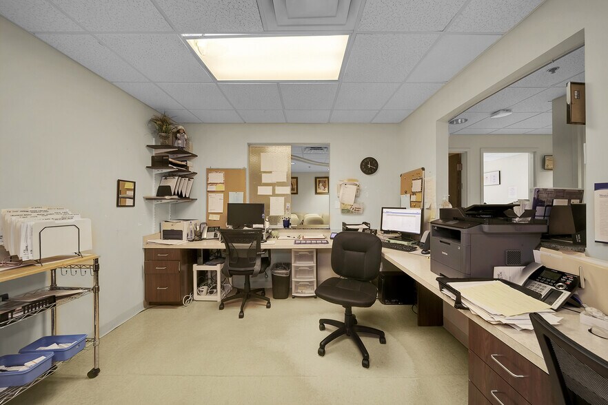 More Photos Of 350 N Pine Island Rd, Plantation Medical For Lease