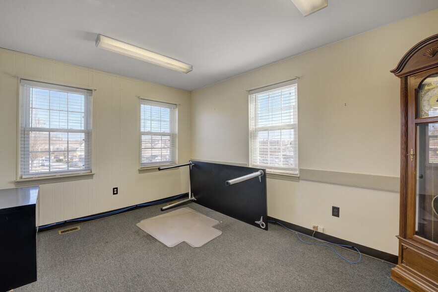 More Photos Of 136 W Lancaster Ave, Paoli Medical For Lease