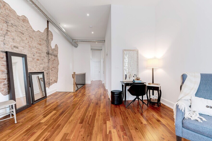 More Photos Of 205 King St E, Hamilton Storefront Retail Residential For Sale