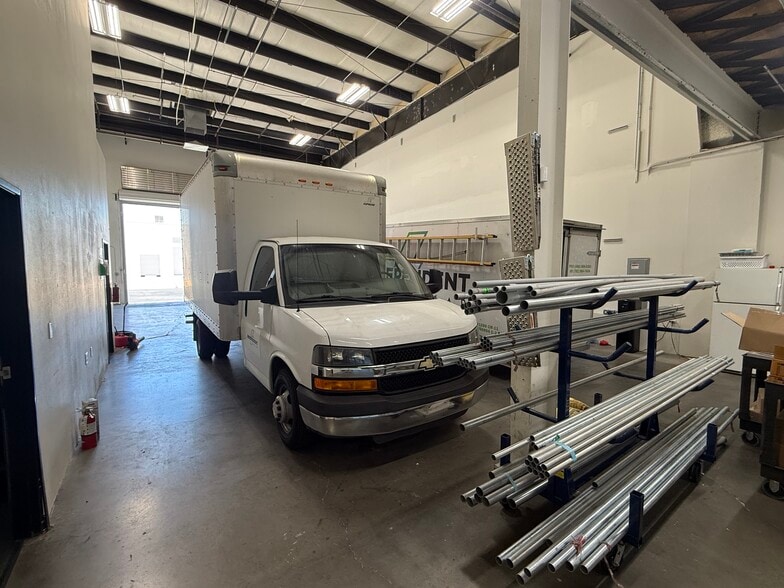 More Photos Of 6320 S Sandhill Rd, Las Vegas Warehouse For Lease