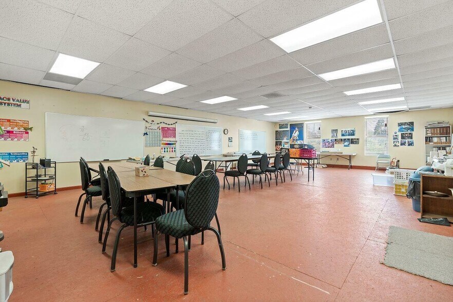 More Photos Of 217 W Jackson St, Ione Storefront Retail Office For Sale