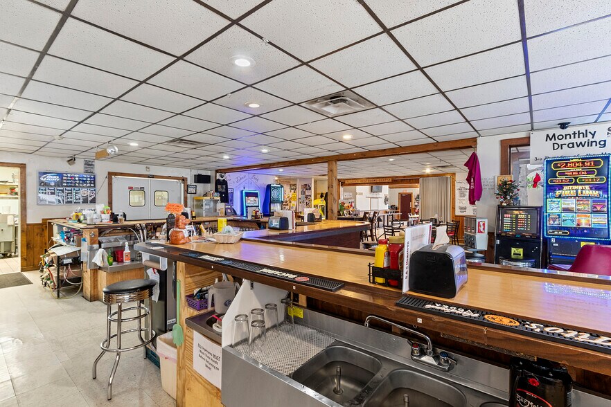 More Photos Of 211 N Maple Ave, Oconto Falls Restaurant For Sale