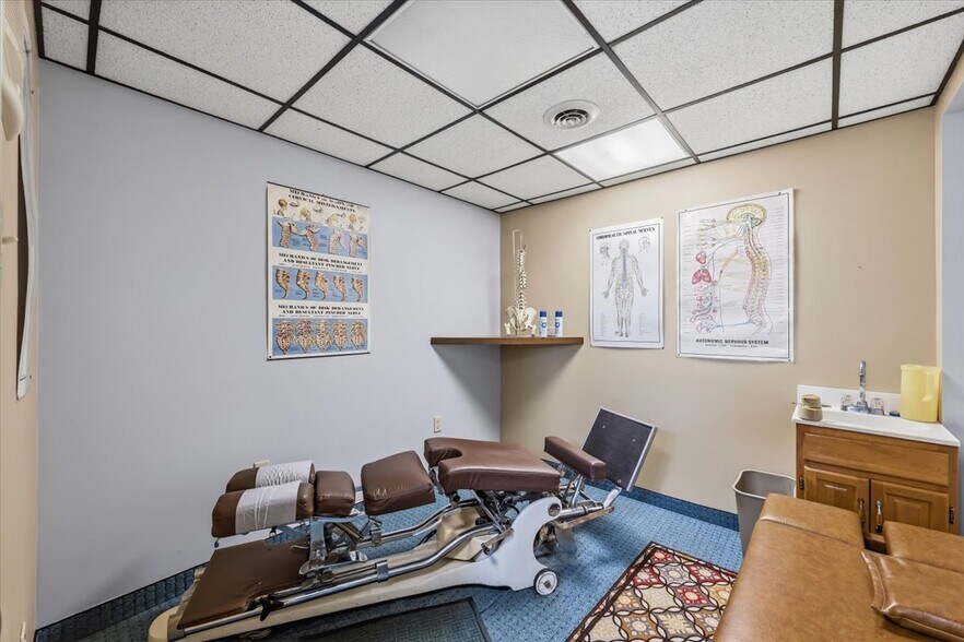 More Photos Of 402 W Moorestown Rd, Nazareth Medical For Sale