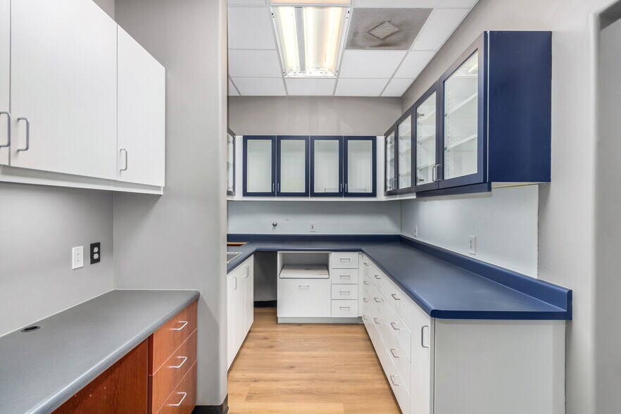 More Photos Of 13575 W Indian School Rd, Litchfield Park Medical For Lease