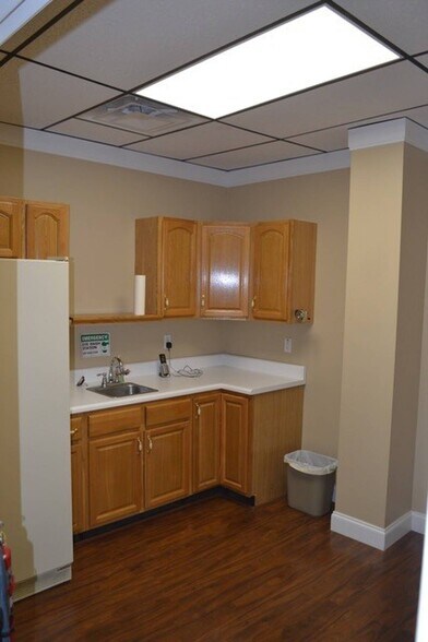 More Photos Of 29 Crestview Dr, Dunlap Loft Creative Space For Sale