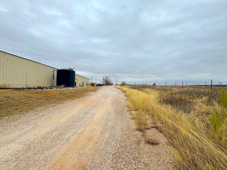 More Photos Of 398 Meeks Bnd, Millsap Industrial For Sale
