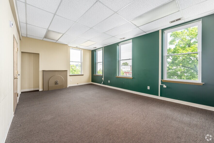 More Photos Of 211 E 25th St, Baltimore Office Residential For Sale