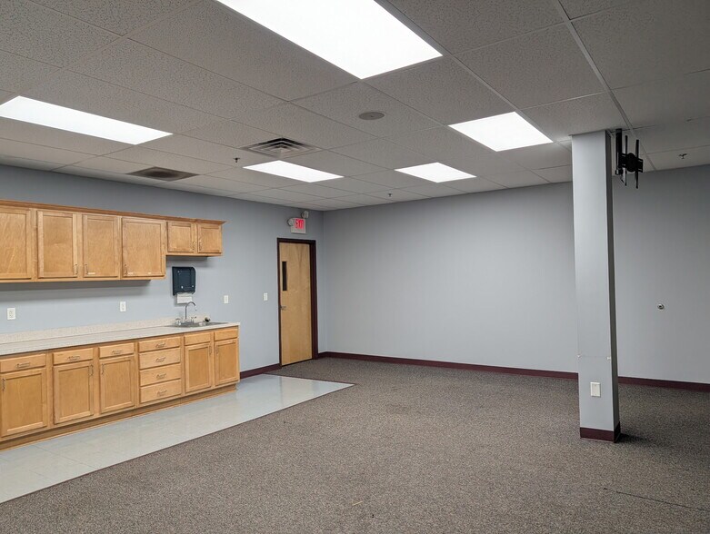 More Photos Of 906 Spencer St, Syracuse Office Residential For Lease