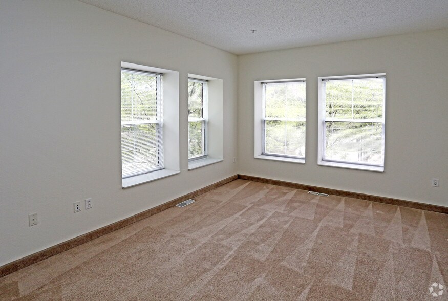 More Photos Of 12700 Nicollet Ave, Burnsville Apartments For Lease