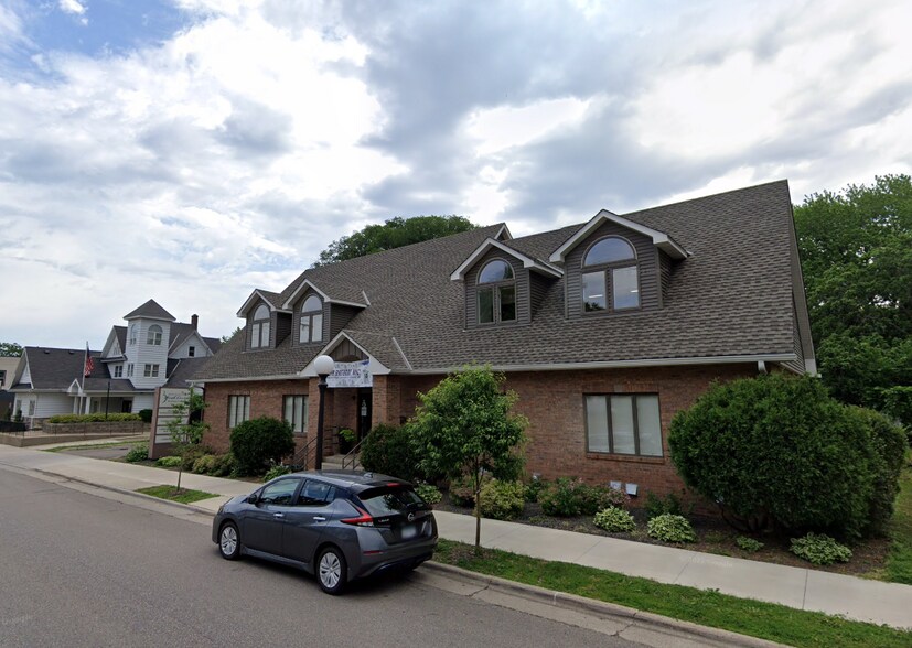 More Photos Of 624 Smith Ave S, Saint Paul Medical For Sale
