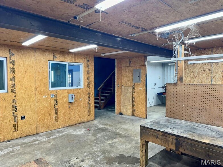 More Photos Of 100 W Foreman St, Jonesburg Showroom For Sale